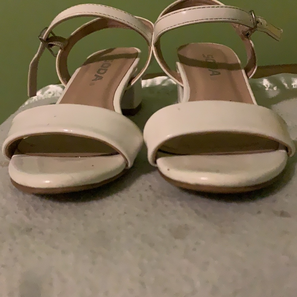 High heels - Picture 4 of 4